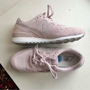 Baby pink new balance sneakers super cute 
Pastel pink 
Like new condition !